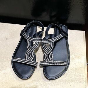 NWOT women’s black sandals